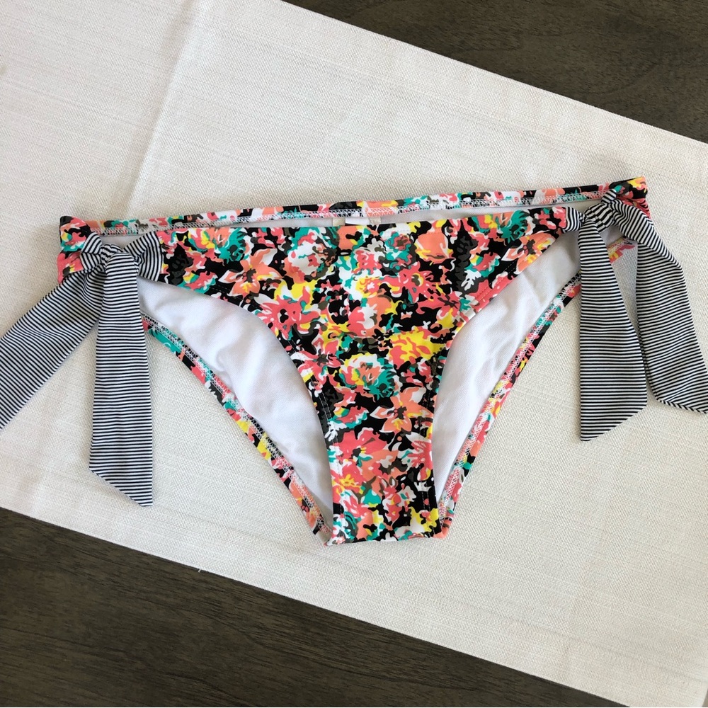 Roxy Sweet Tropics Floral Bikini Bottom Size Medium